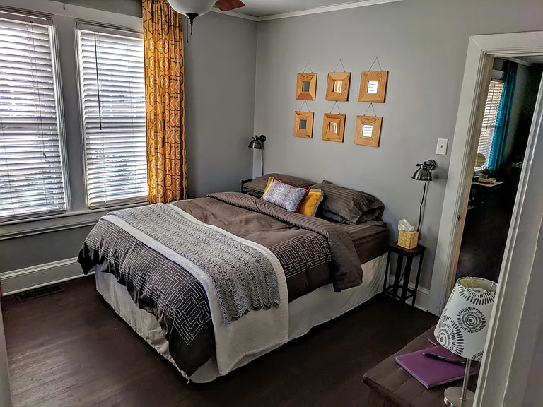 Secondary bedroom