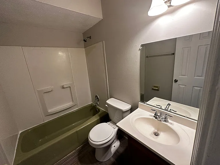 304 S Highland Ave — Photo 6