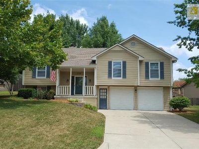 436 NE Station Dr, Lees Summit, MO, 64086