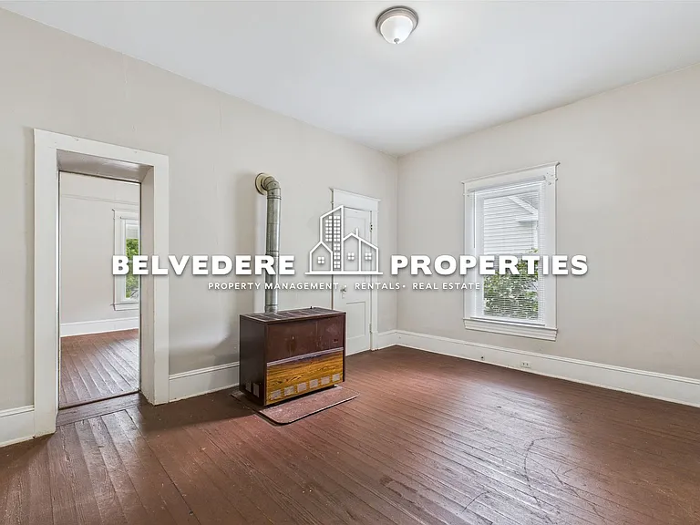 1118 Campbell St — Photo 6