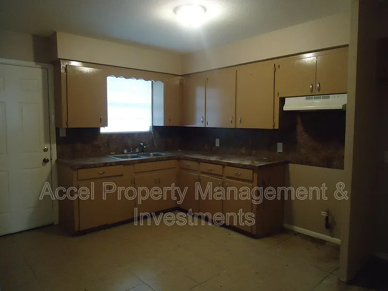 2 bed, 1.0 bath, 868 sqft, $600 — Photo 4