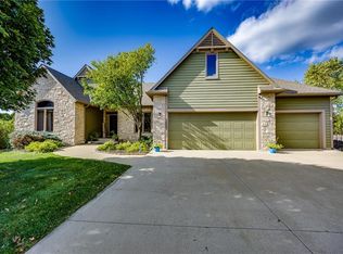 1007 New Boston Ct, Lawrence, KS 66049