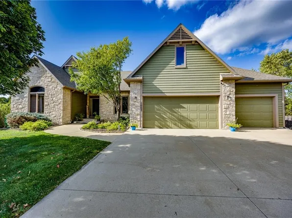 1007 New Boston Ct, Lawrence, KS 66049