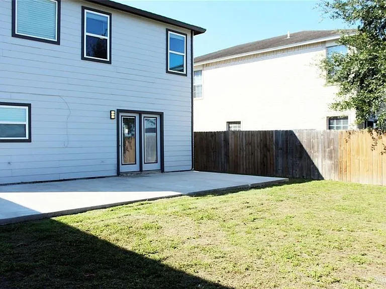 2536 Links Dr — Photo 2