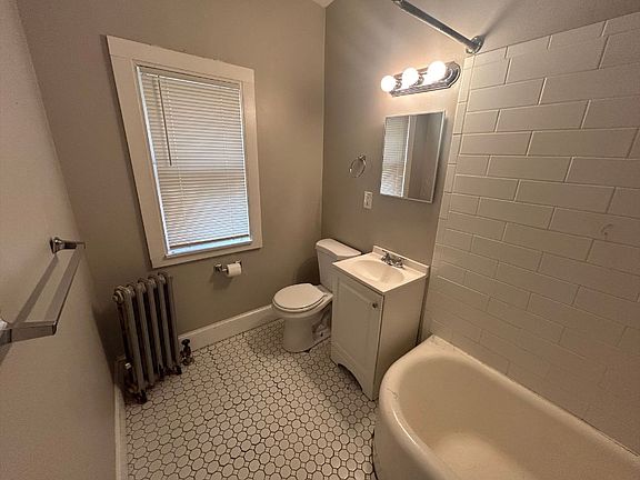 5th image of 12065 Edgewater Dr #18A