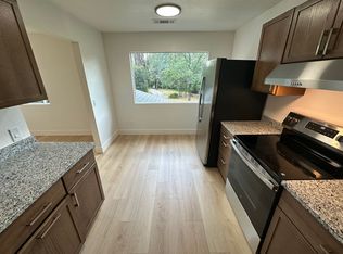 1707 Grand Coulee Blvd, Shasta Lake, CA 96019