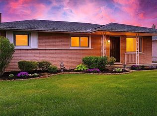 21609 Bayside St, Saint Clair Shores, MI 48081