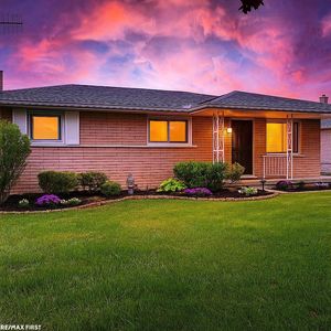 21609 Bayside St, Saint Clair Shores, MI, 48081