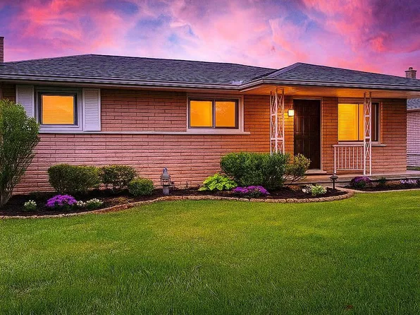 21609 Bayside St, Saint Clair Shores, MI 48081