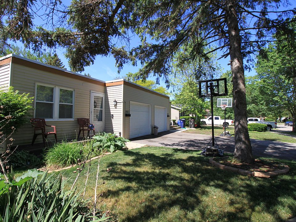 1819 Mark Ave Elgin IL Zillow