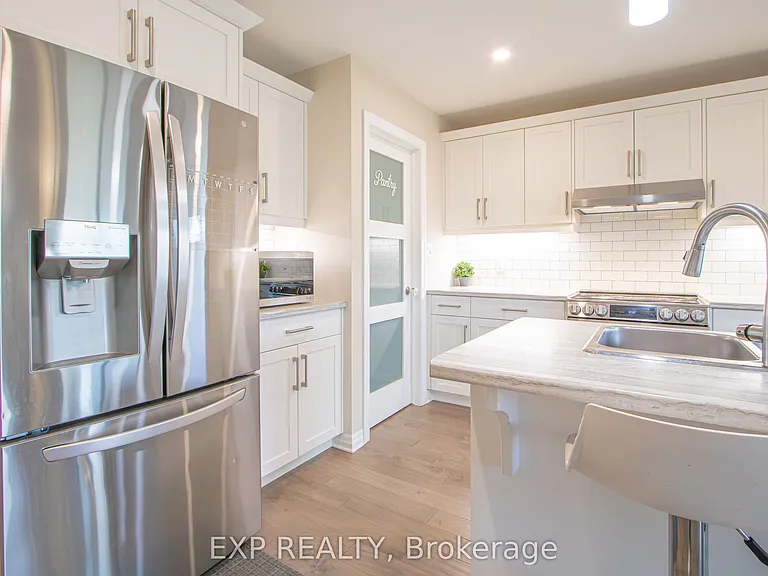 17 Harlequin Ct — Photo 8