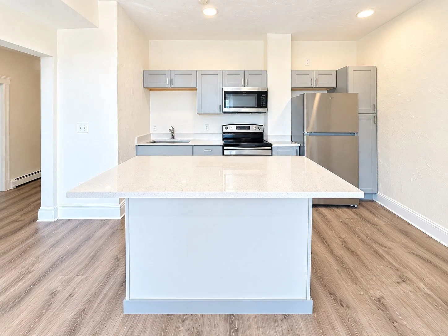 2 bed, 1.0 bath, 1000 sqft, $2,550 — Photo 4
