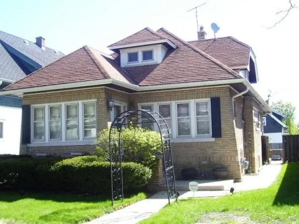 2740 N 56th St, Milwaukee, WI 53210