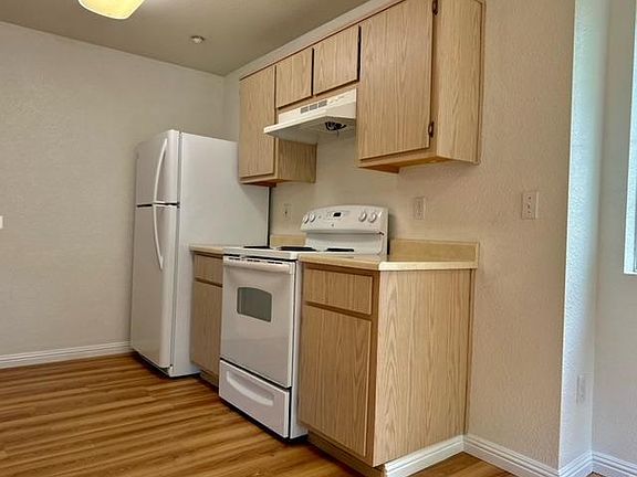 5th image of 2001 Eastwood Drive #12