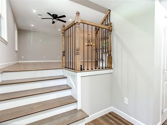 4th image of 2405 Brentford Pl