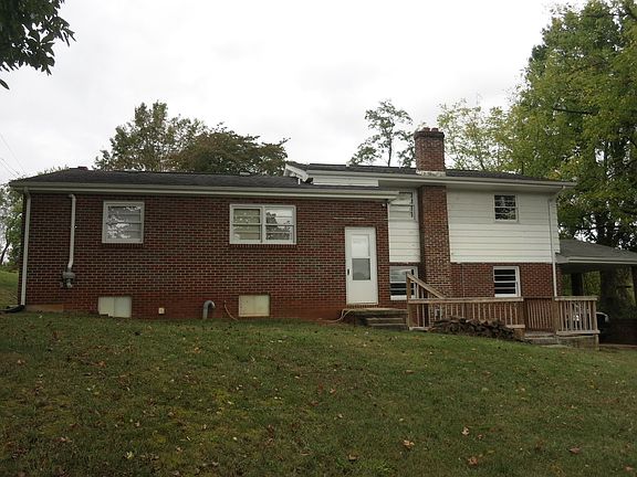 3rd image of 142 Northeast Drive