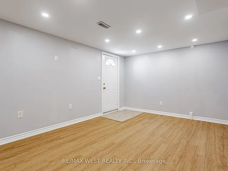 31 Clair Rd #BASEMENT — Photo 2