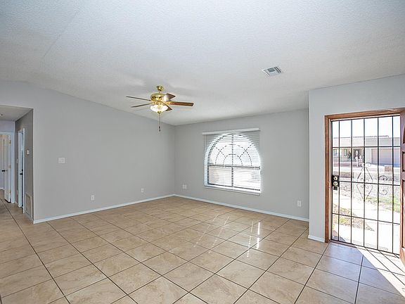 3rd image of 12354 E Calle Maria