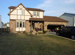 2171 Hobblebush Ln, Lake View, NY 14085