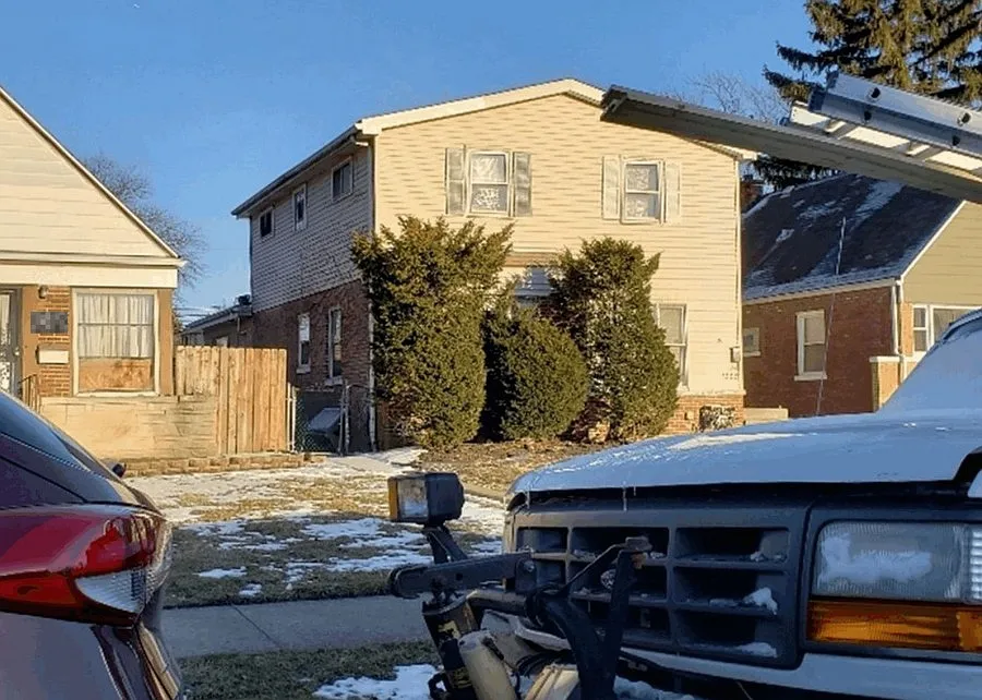 1595 Kenilworth Dr photo 1