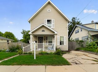 637 Leonard St NE, Grand Rapids, MI 49503