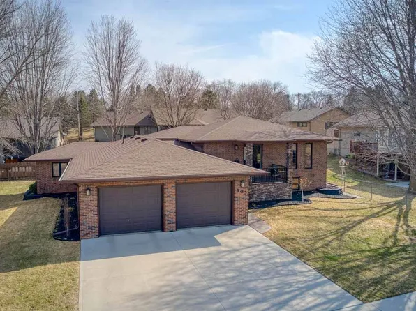 803 Burgess Rd, Yankton, SD 57078