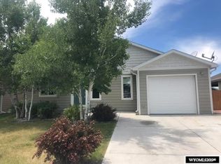 618 Pony Express Trl, Evansville, WY 82636