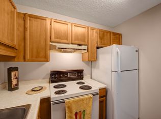 Gateway Square, Saint Albert, AB T8N 3W9