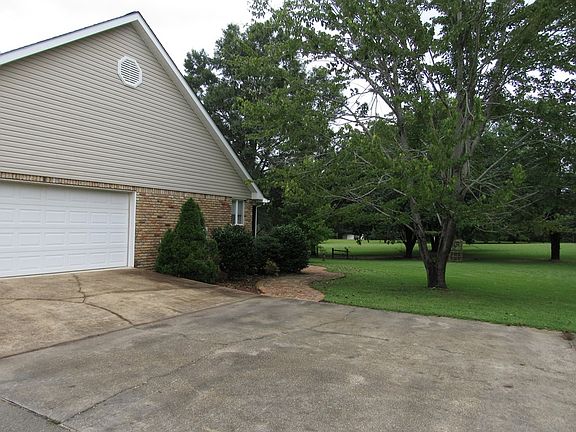 4th image of 39 Balmoral Dr