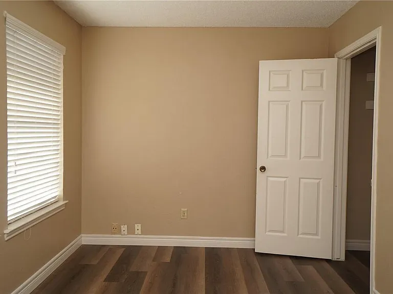 6525 Hart Ln — Photo 26