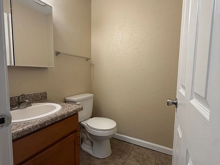 The New Meridian Apartments — Photo 15