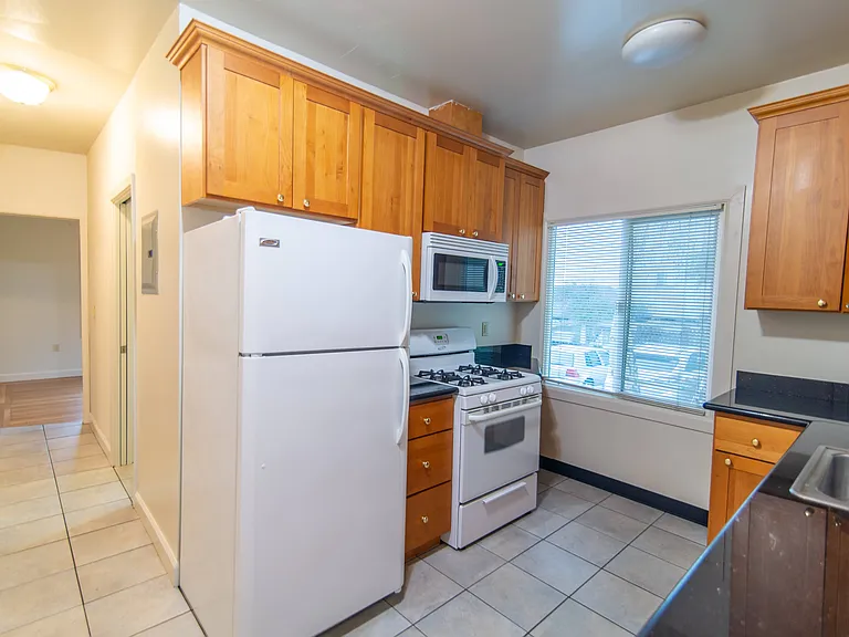 845 Warfield Ave — Photo 16
