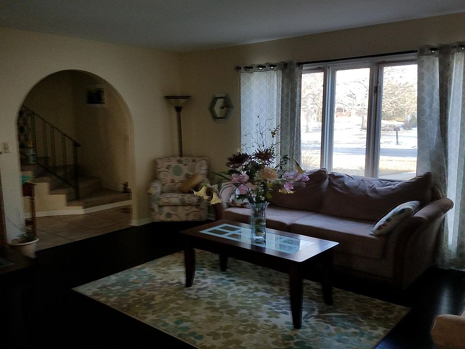 1st image of 2141 Larchdale Dr