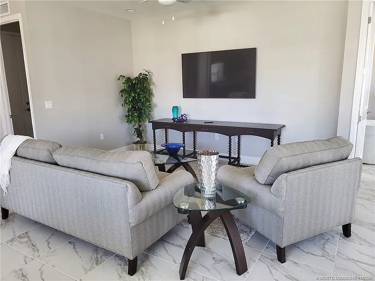 11826 SW Oceanus Blvd SW — Photo 9