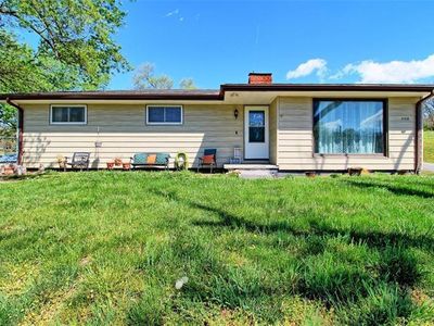 3710 S 17th St, Saint Joseph, MO, 64503