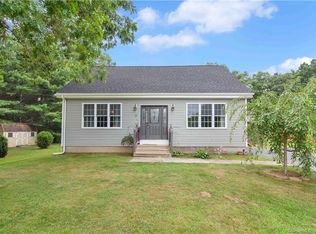 16 South St, Plainfield, CT 06374