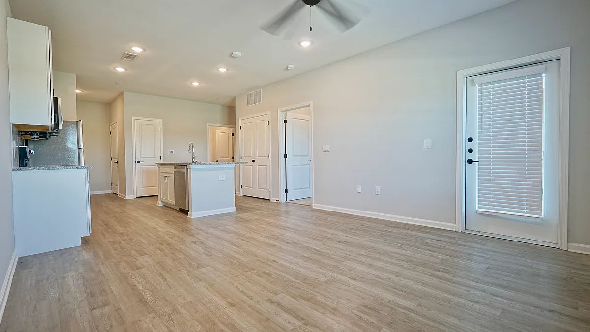 Building Photo - 350 Connection Blvd #1421