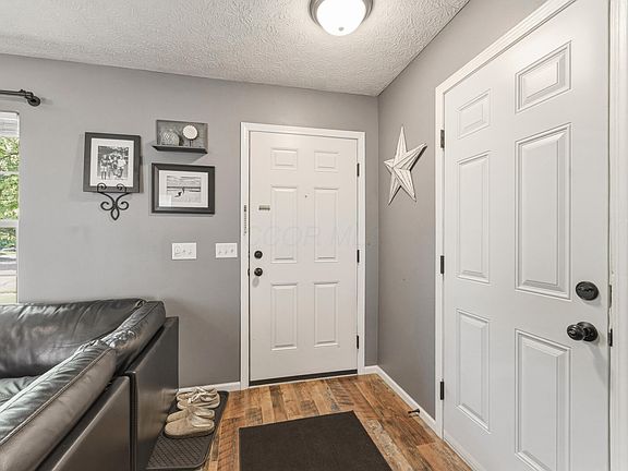 5th image of 303 Moss Ct