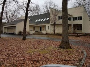 1117 Cedar Ridge Rd, Oyster Bay, NY 11771