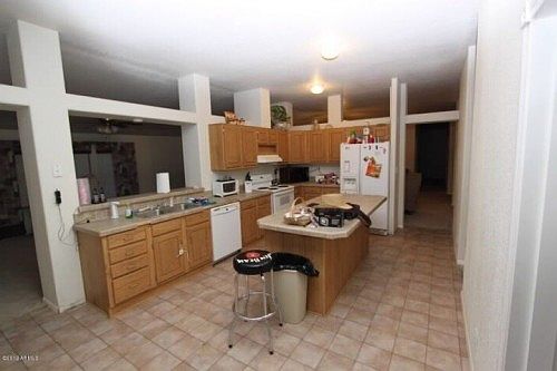 3rd image of 51795 W Mockingbird Ln