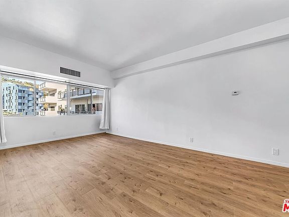 3rd image of 1155 N La Cienega Blvd APT 1000
