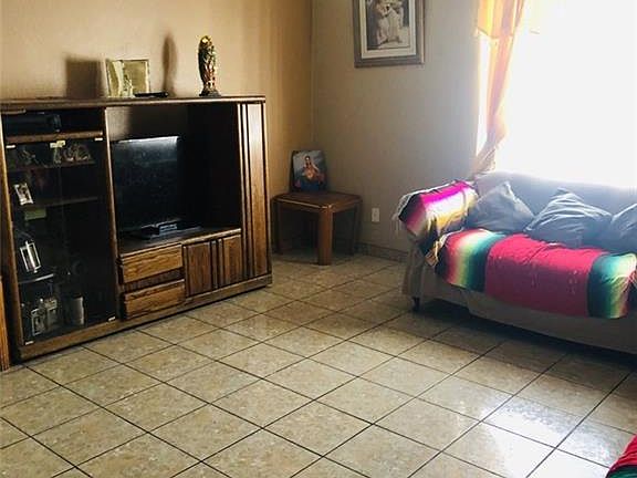 3rd image of 4021 Hidden Oasis Ct