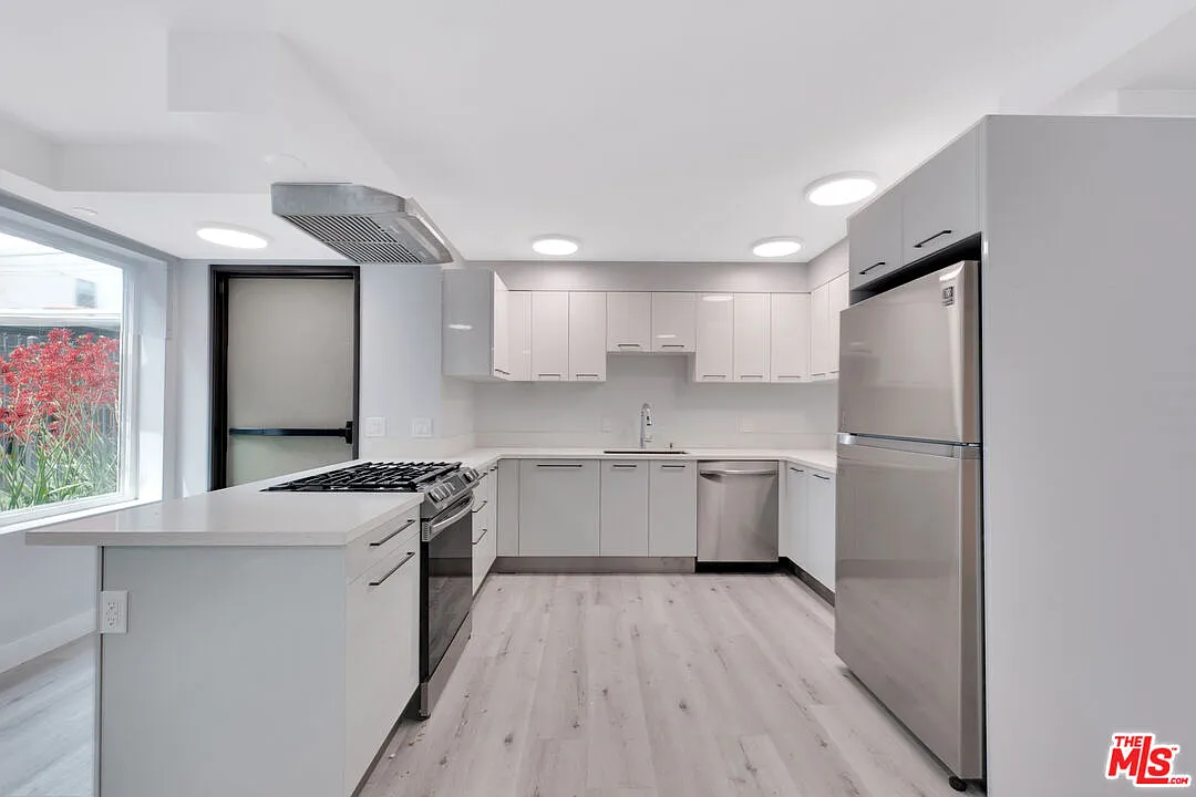 2 bed, 2.5 bath, 1269 sqft, $2,895 — Photo 4