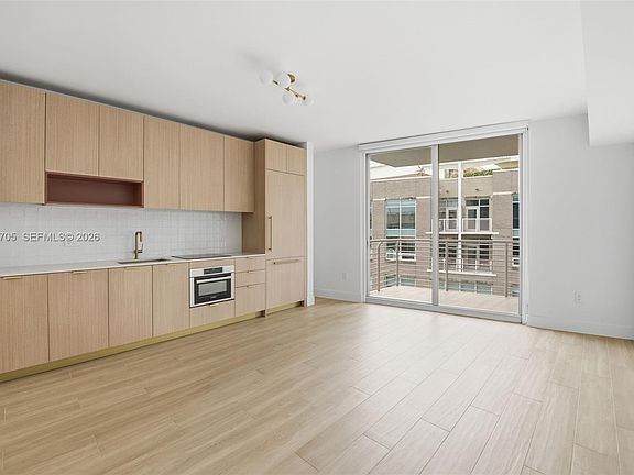 3rd image of 90 NE 32nd St Unit 414