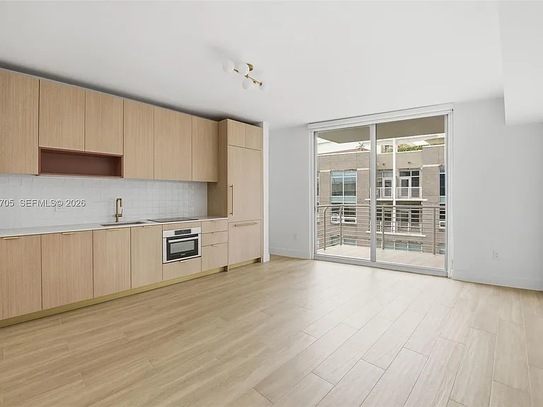90 NE 32nd St #414 — Photo 3