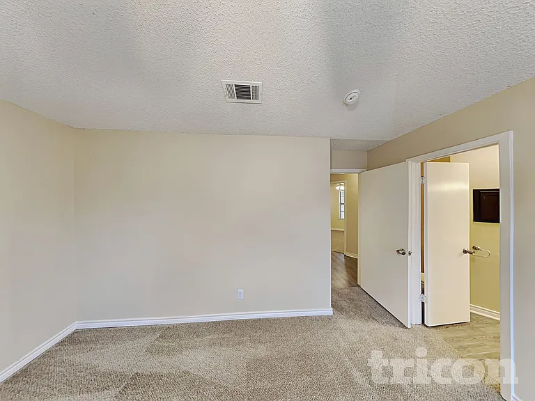 1912 Wurzburg Dr — Photo 8