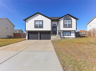 518 Heather Knoll Dr, Edgerton, KS 66021