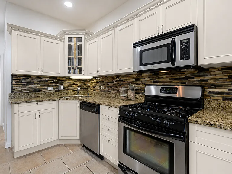 3945 N Kostner Ave #2 — Photo 9