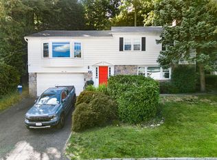 65 Brookdale Dr, Yonkers, NY 10710