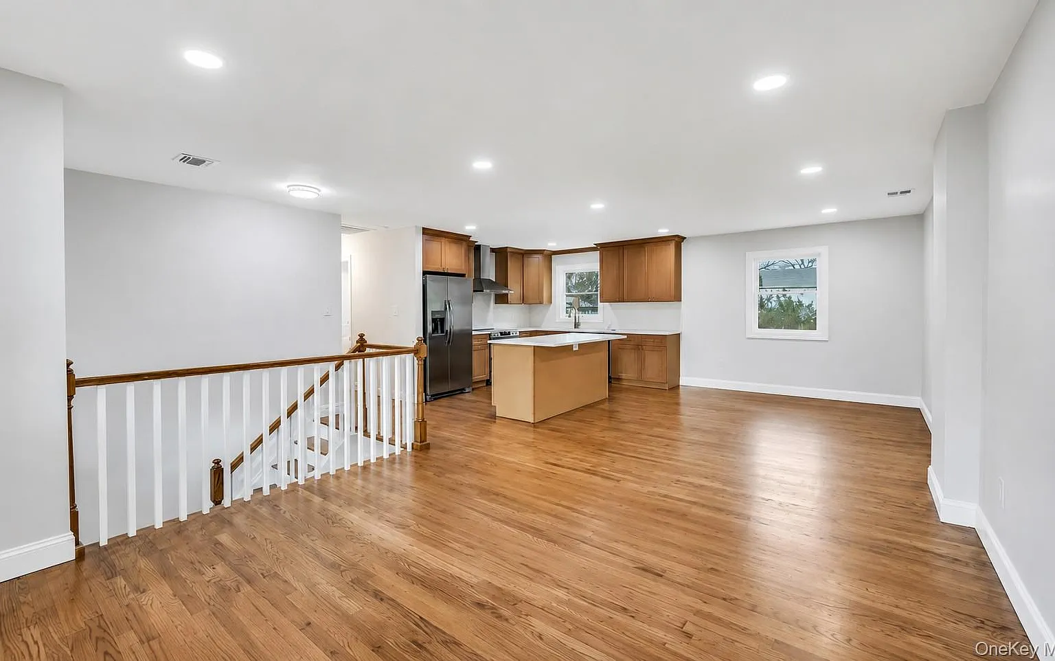 5 bed, 2.0 bath, 13240 sqft, $6,500 — Photo 4